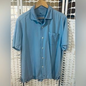 EUC! Tommy Bahama 100% Silk Baby Blue Men’s button down, short sleeve - Large
